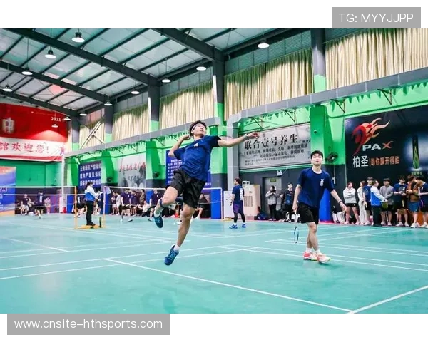 羽毛球选手的脚步灵活度成为秒杀利器