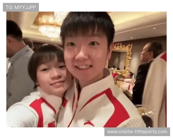 孙颖莎和外国巨星合照,小巨人魅力暴击 孙颖莎和外国巨星合照,小巨人魅力暴击