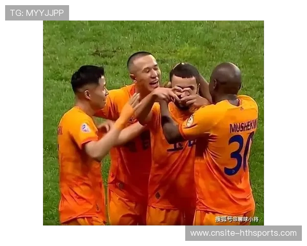 云南玉昆底线传中险些“炸开”禁区