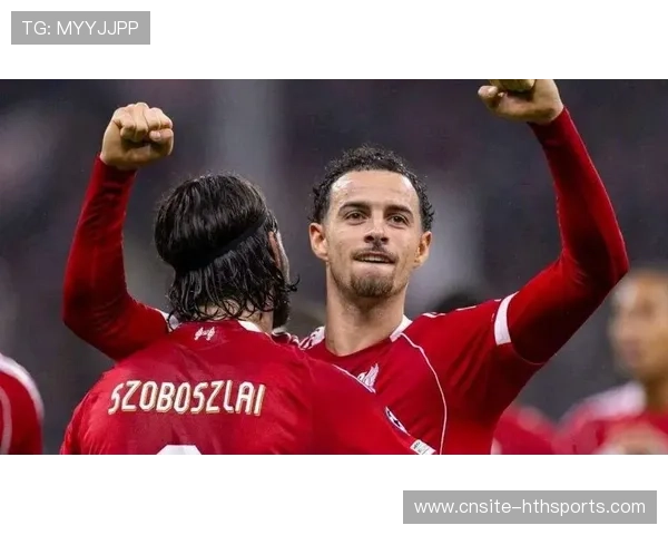 利物浦夜间短传挑战:队员争夺“传球王”称号 利物浦夜间短传挑战:队员争夺“传球王”称号