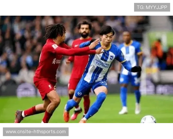 布莱顿三笘薰边路摆脱动作细腻，训练场上无人能阻